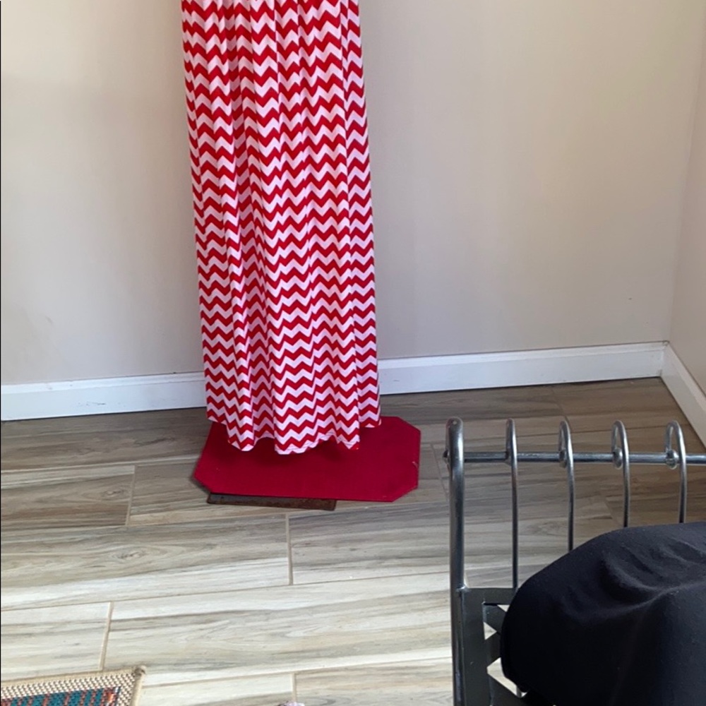 Dress - Picture 3 of 4